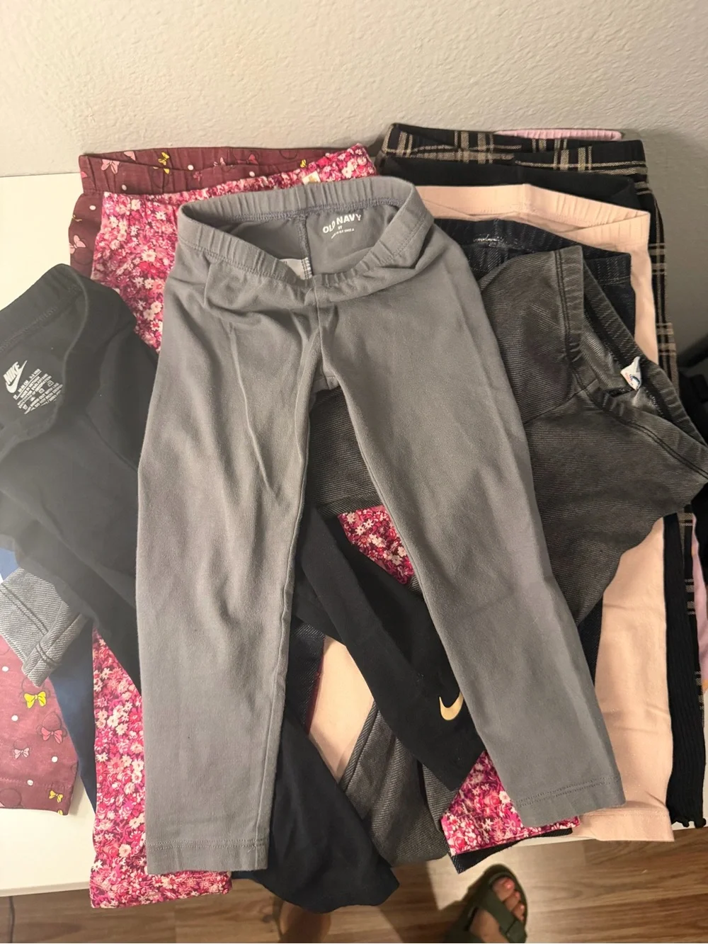 Old Navy Gray Girls Pull-On Leggings 12 pairs of leggings